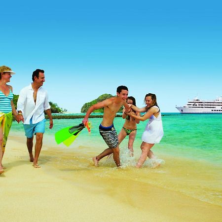 Captain Cook Cruises Fiji - Reef Endeavour Denarau Island Buitenkant foto