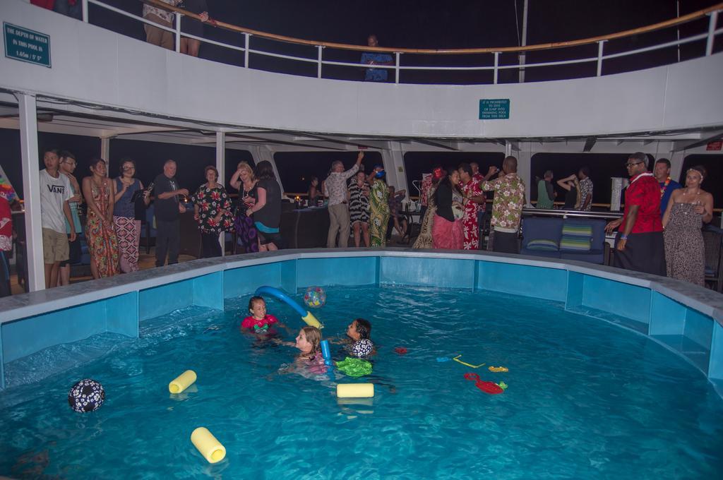 Captain Cook Cruises Fiji - Reef Endeavour Denarau Island Buitenkant foto