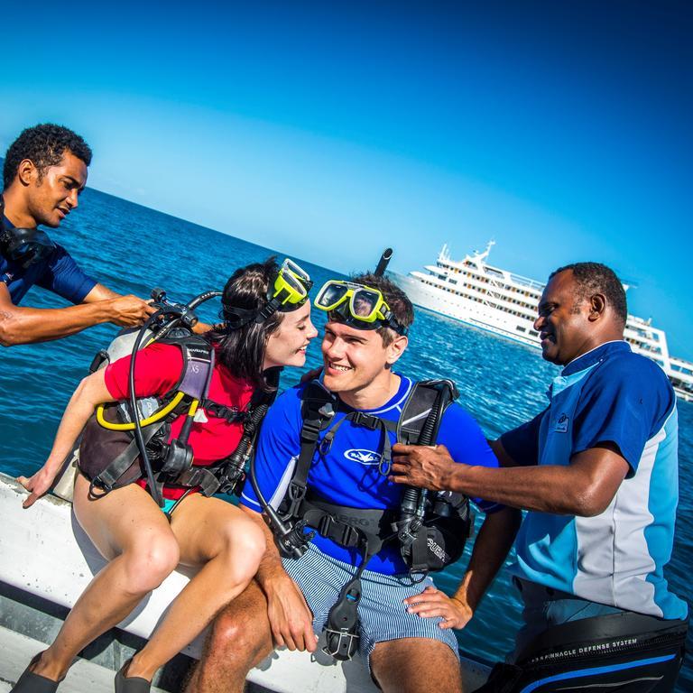 Captain Cook Cruises Fiji - Reef Endeavour Denarau Island Buitenkant foto
