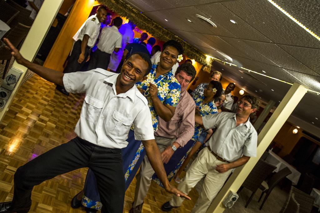 Captain Cook Cruises Fiji - Reef Endeavour Denarau Island Buitenkant foto