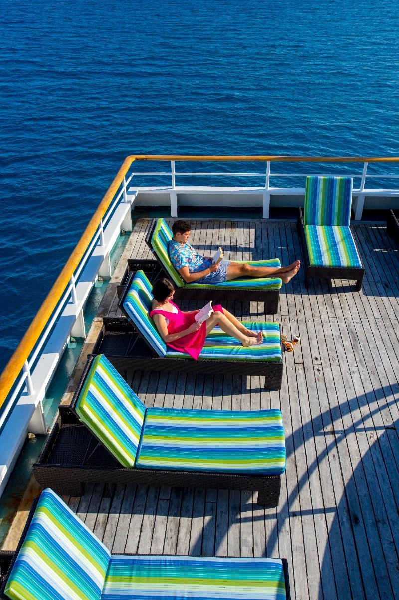Captain Cook Cruises Fiji - Reef Endeavour Denarau Island Buitenkant foto